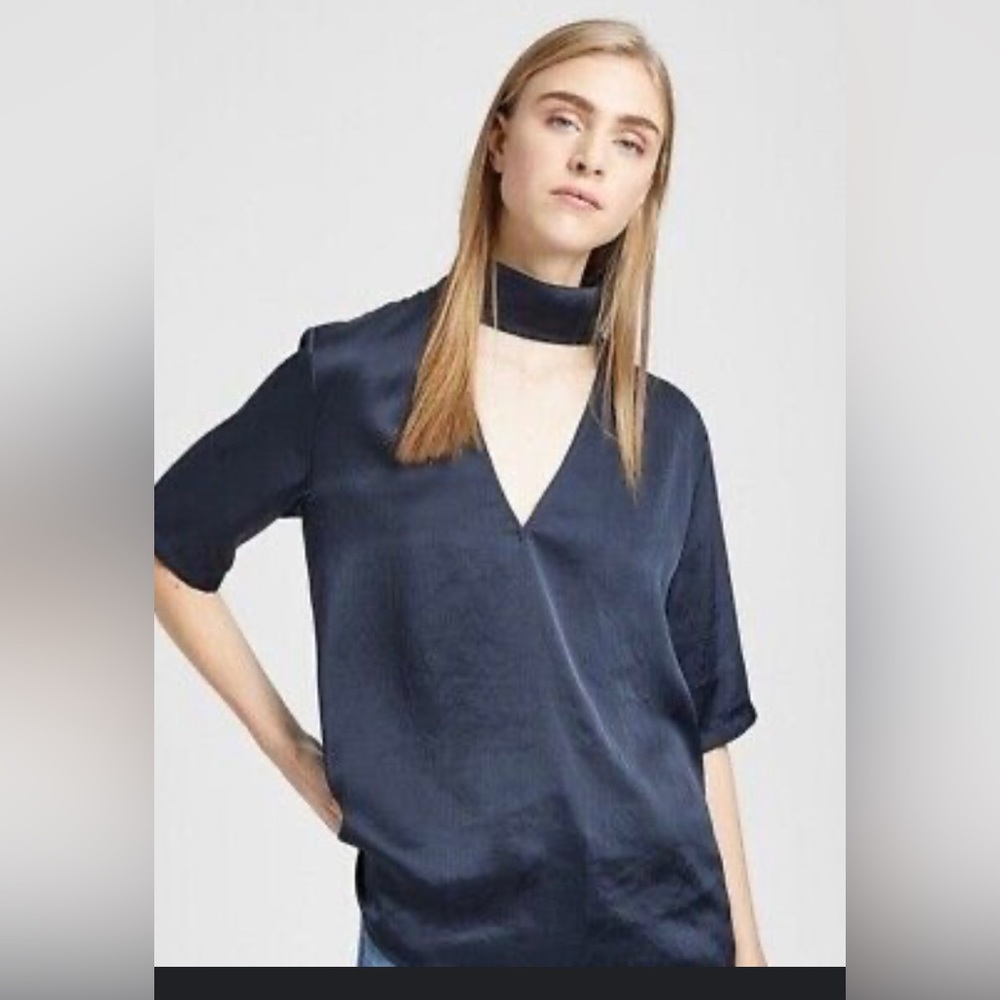 Theory navy choker v neck blouse short sleeve size small
